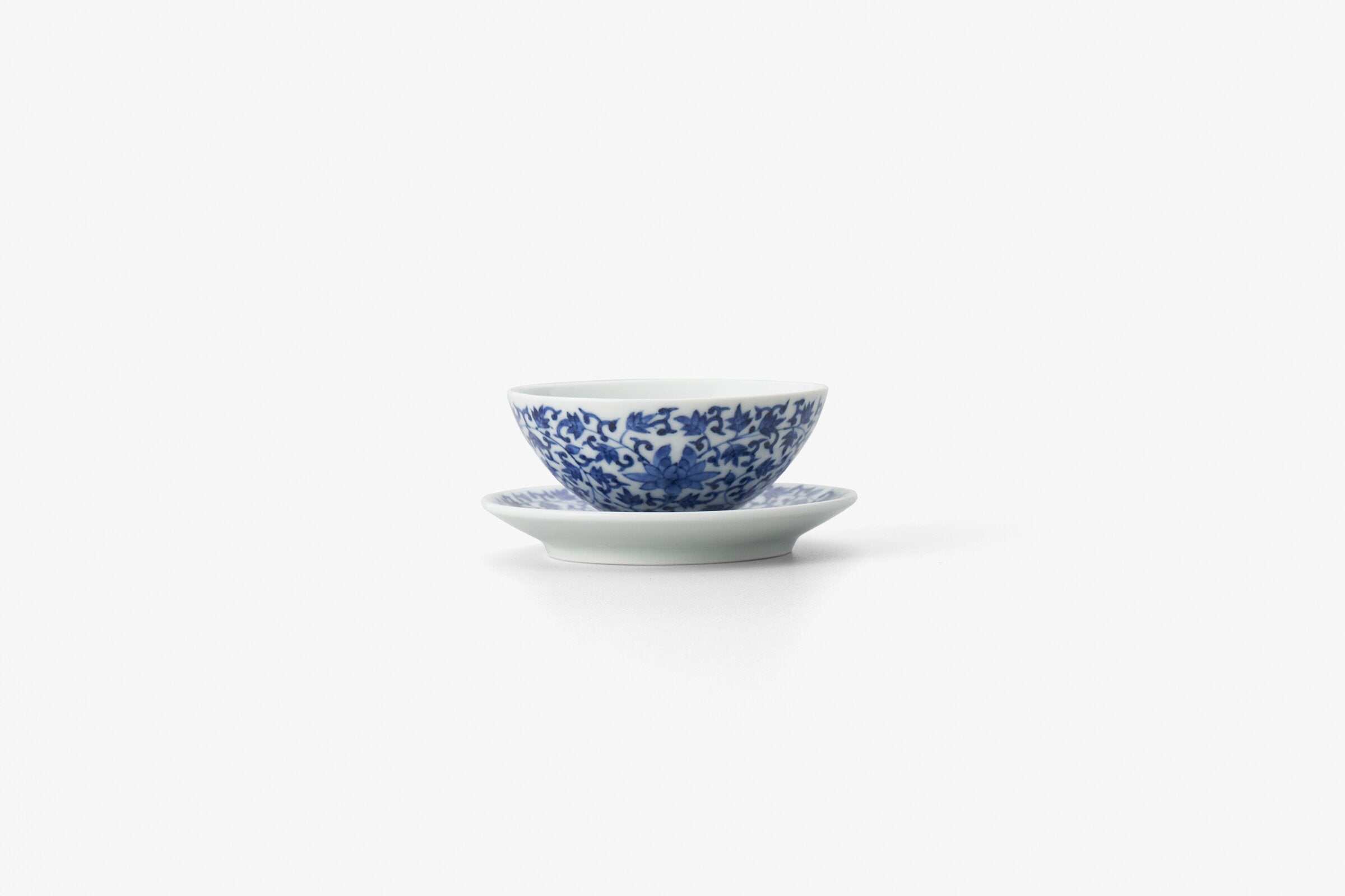 骨董品 時代物 青華染付 安南盃 酒盃 箱付き 風招 - 安南染付盃 | 古美術品専門サイト fufufufu.com